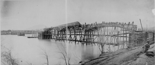 engineers-bridging-tenessee-river